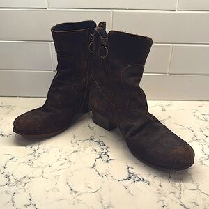 Brown suede Fiorentini + Baker zip ankle boot 39